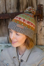 OBAN Roll back bobble Beanie