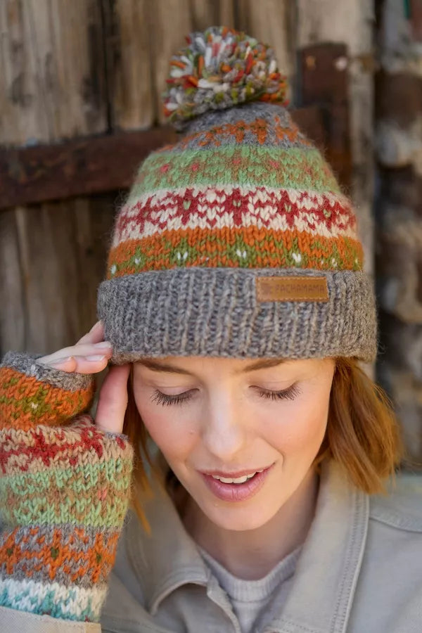 OBAN Roll back bobble Beanie