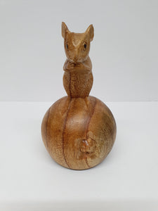 Mouse on an Apple